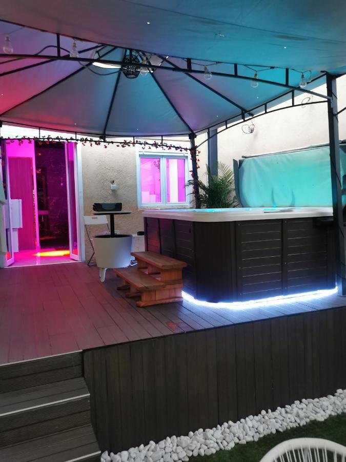 Apartamento Lyon Superbe Jacuzzi Vue Sur Jardin Villeurbanne Exterior foto